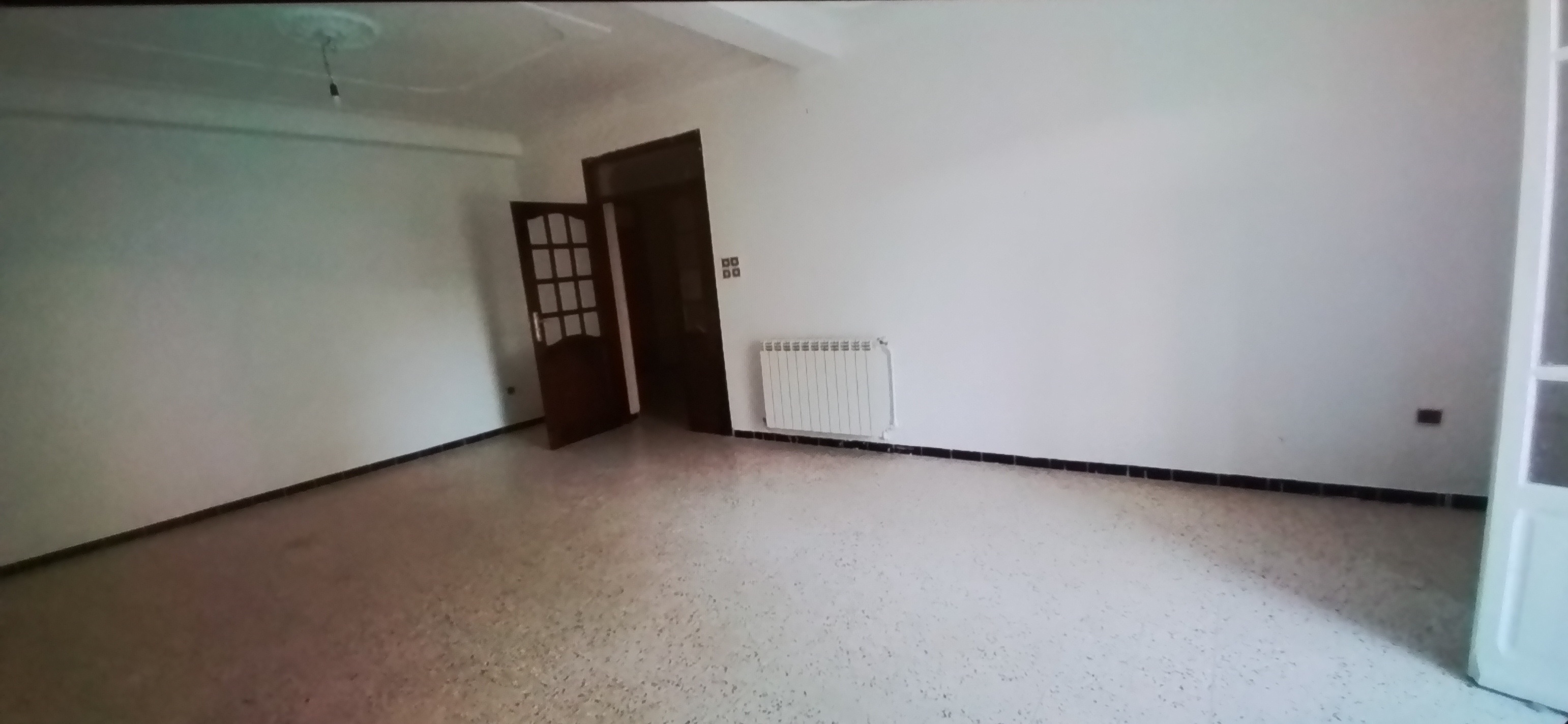 Constantine Constantine Location Appart. 4 pices F4  tage  villa