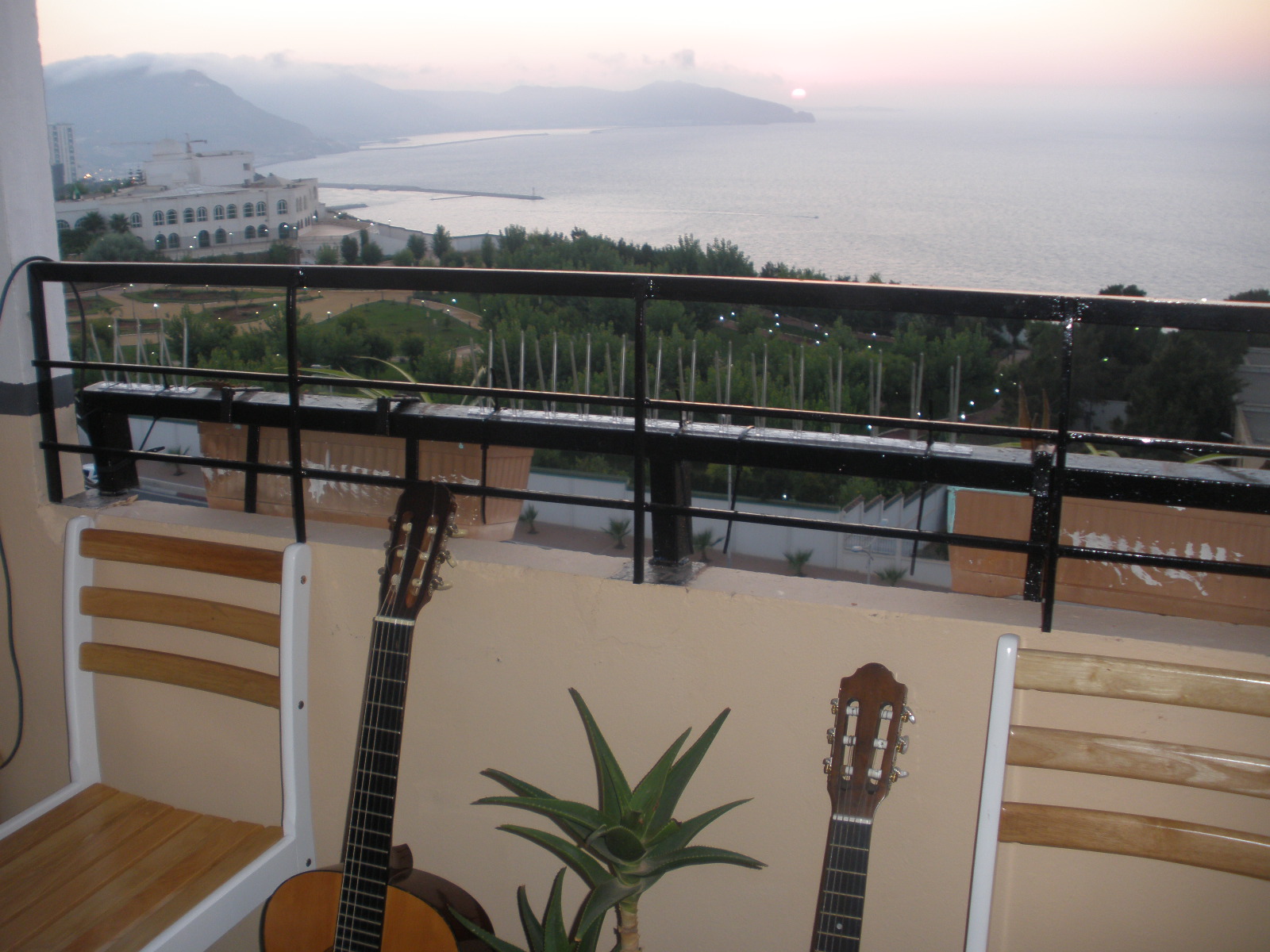 Oran&nbsp;Oran&nbsp;Vente&nbsp;Appart. 3 pi�ces&nbsp;Appartement 78m2  f3 vue sur mer sans vis � vis